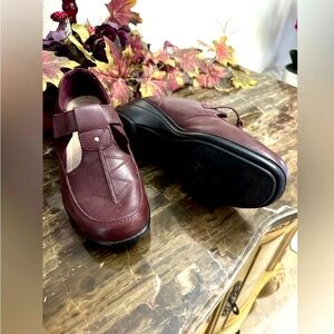 Women's Burgundy Leather Shoes